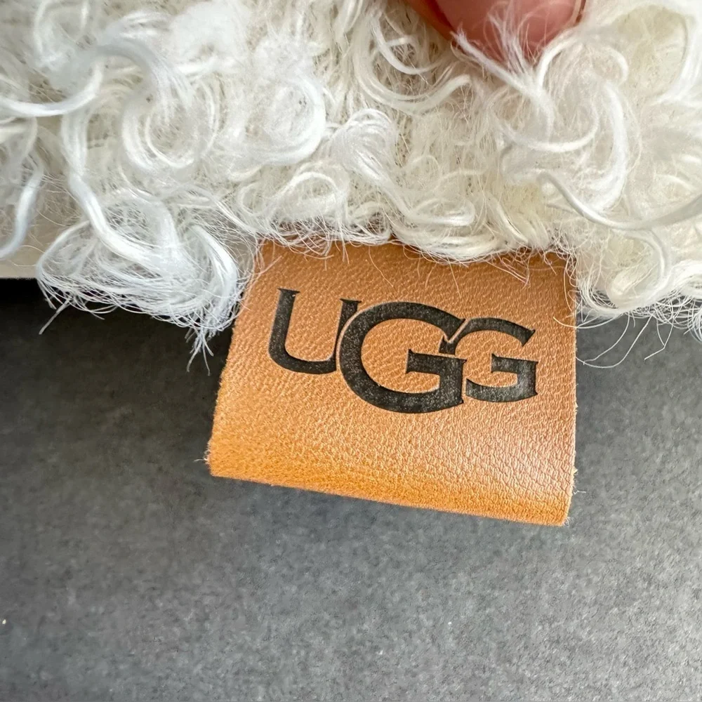 UGG Faux Fur Pillow Cream Mongolia Lamb Doodle Accent Throw‎ Down Filled Square
